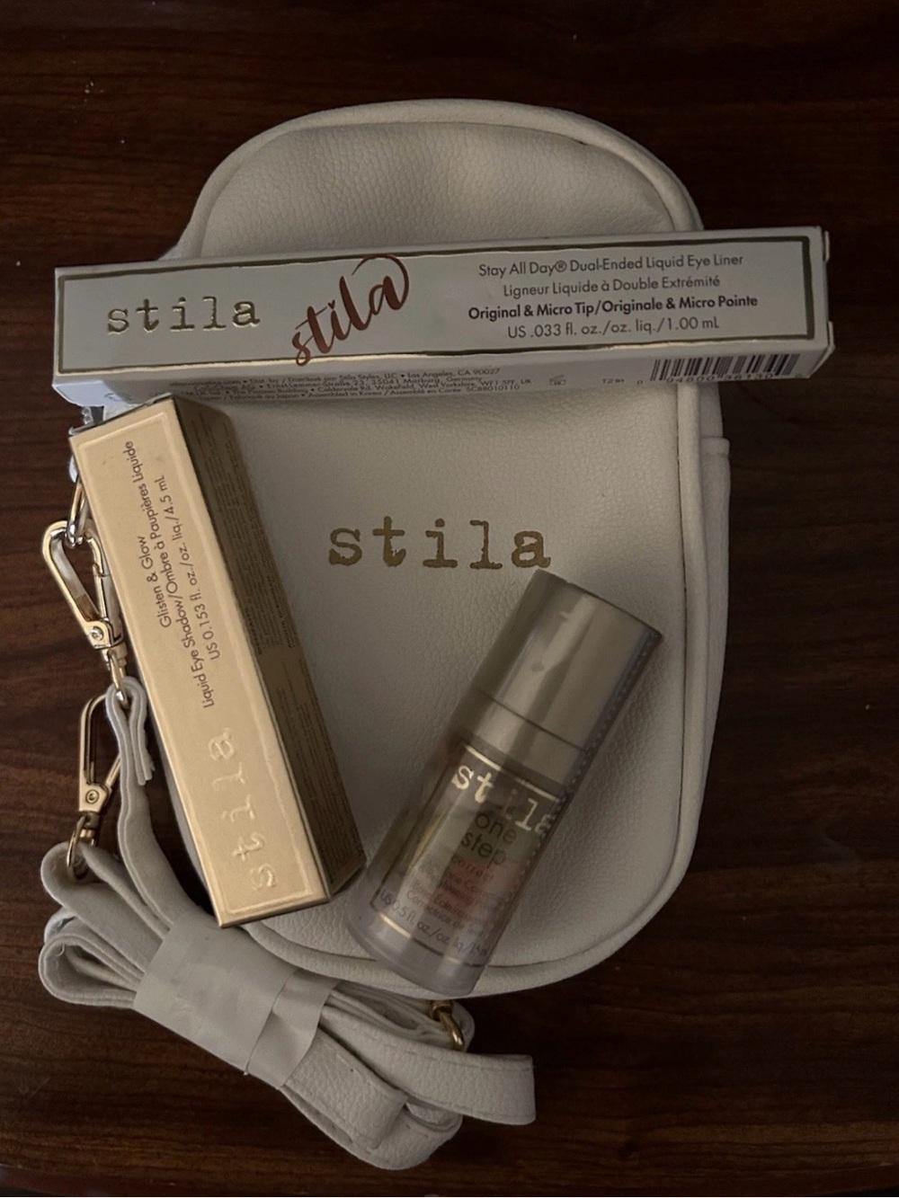 Stila bundle -color corrector, brook eyeshadow, eyeliner-black/ pouch